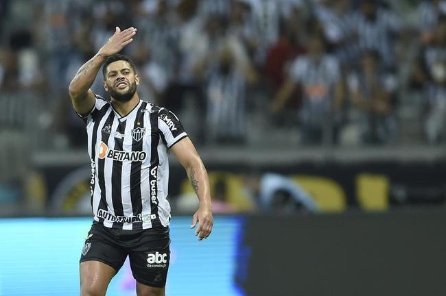 Fotos do golao de Hulk sobre o River Plate no Mineiro