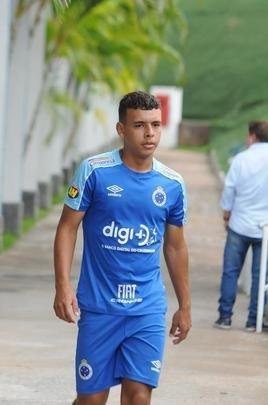 Fotos da apresentao de Adilson Batista como novo tcnico do Cruzeiro. Tcnico teve reunio com jogadores na Toca da Raposa II, falou com a imprensa e depois comandou seu primeiro treino