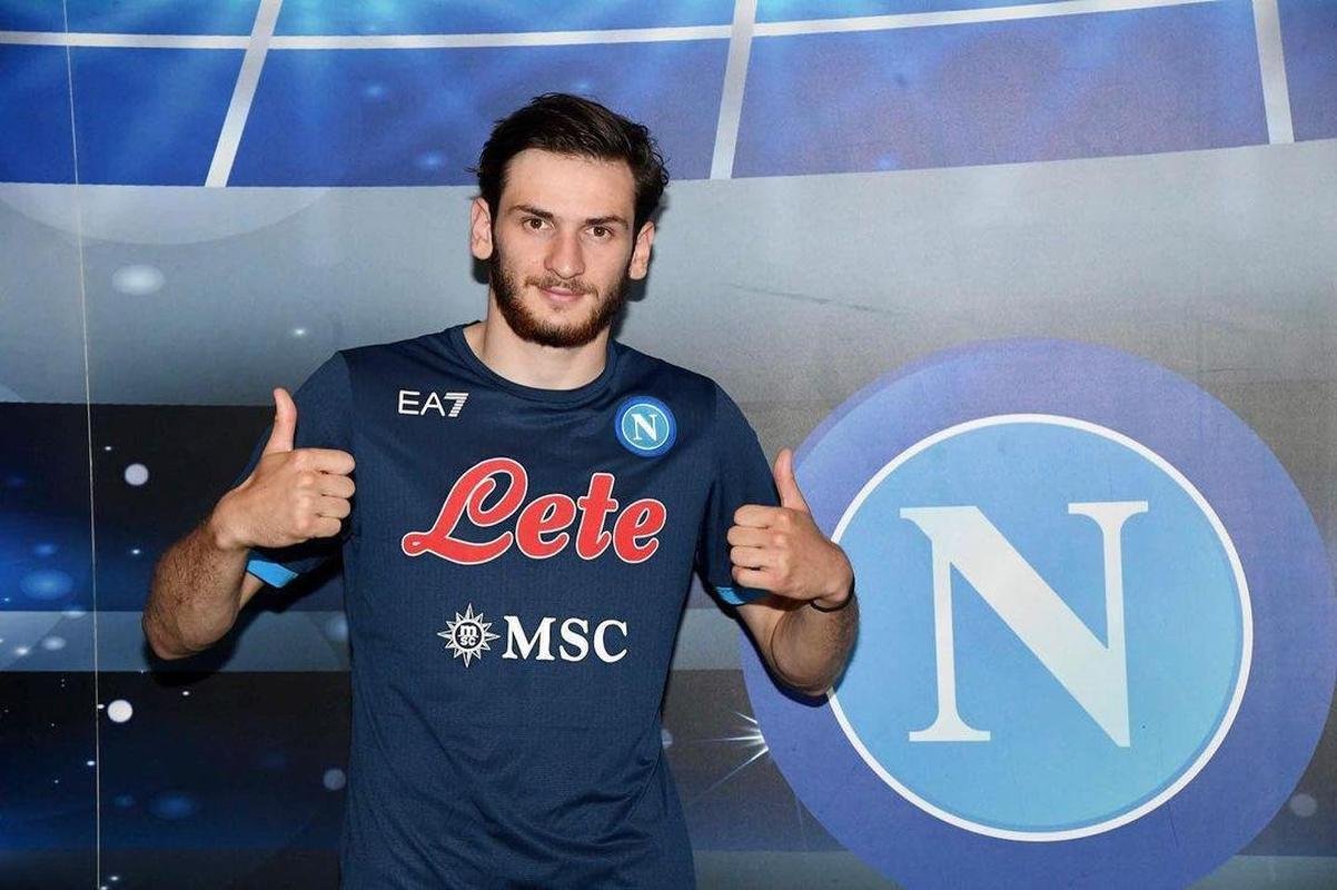 Napoli: atacante Khvicha Kvaratskhelia (ex-Dinamo Batumi)