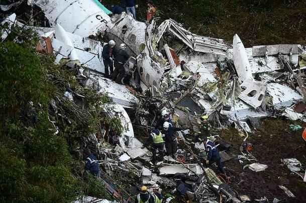 Imagens do local onde caiu o avio da Chapecoense, perto da La Unin, na Colmbia