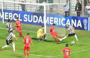 Fotos do segundo tempo da partida entre Atltico e Unin la Calera pela Copa Sul-Americana