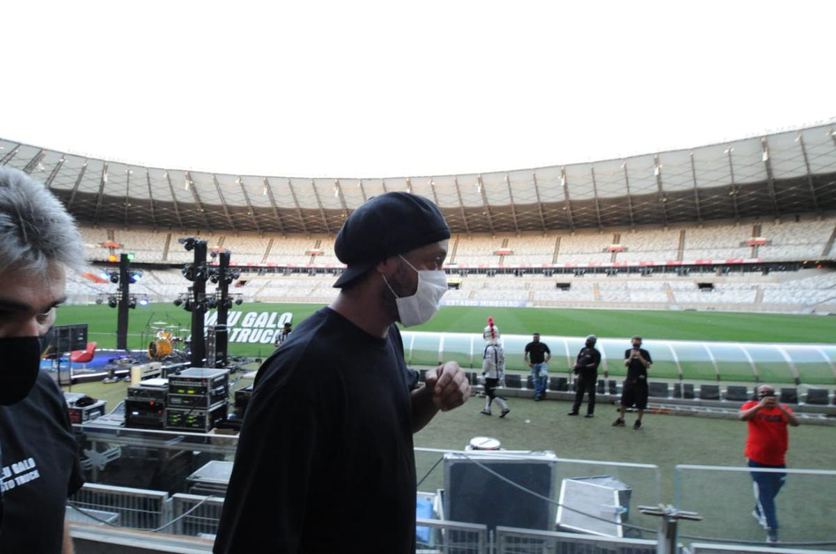 Ronaldinho participou de evento de patrocinador do Atltico no Mineiro e encontrou com jogadores da atualidade, como Rafael e Marquinhos, e dolos do passado, casos de Reinaldo, der Aleixo e Dad Maravilha