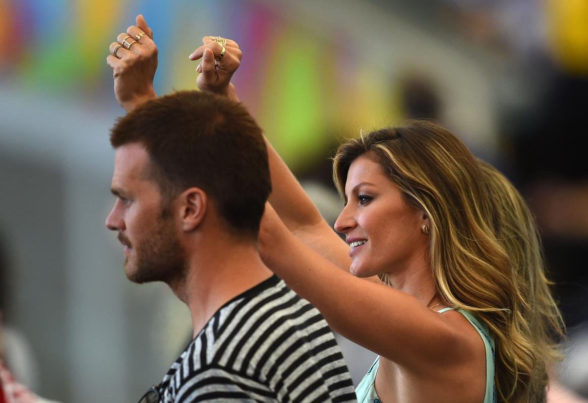 Foto da supermodelo Gisele Bndchen e de Tom Brady, jogador de futebol americano do Tampa Bay Buccaneers