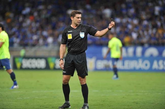 Cruzeiro estreou terceiro uniforme, o ltimo produzido pela Umbro