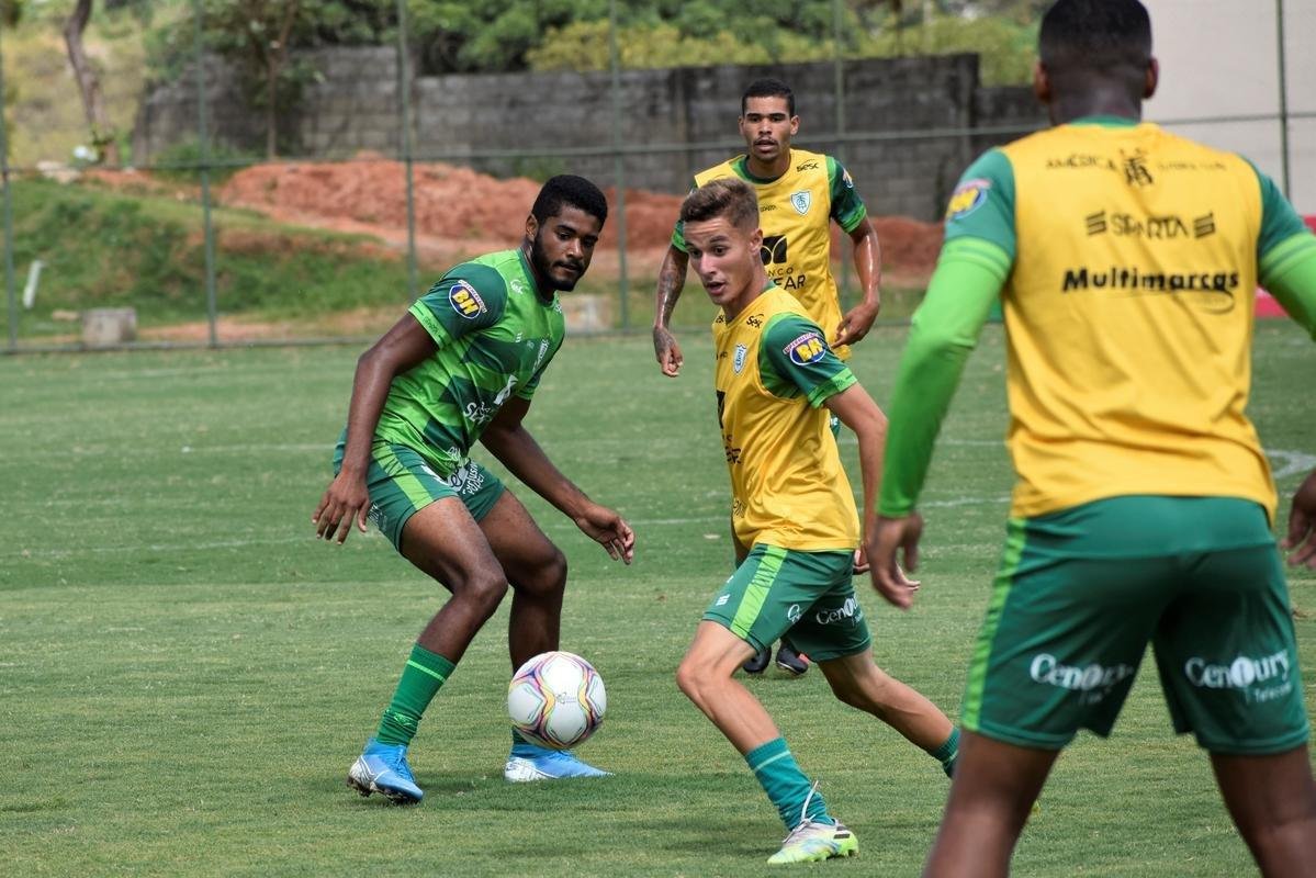 Com o retorno do técnico Lisca, o América deu sequência aos trabalhos de pré-temporada no CT Lanna Drumond, em Belo Horizonte. Os atletas que receberam menos oportunidades na temporada 2020/21 terão chances na primeira fase do Campeonato Mineiro.