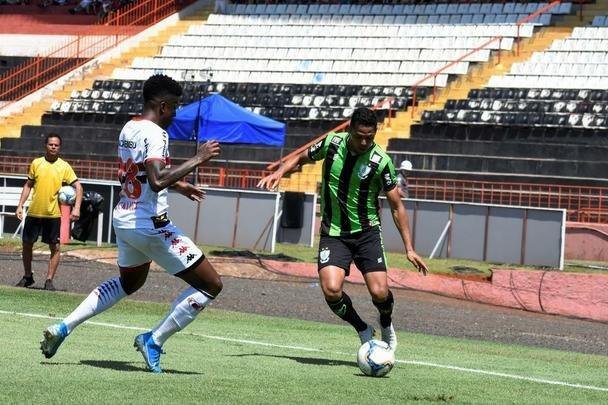 Fotos do empate por 0 a 0 entre Botafogo-SP e Amrica, em Ribeiro Preto, pela Srie B do Brasileiro