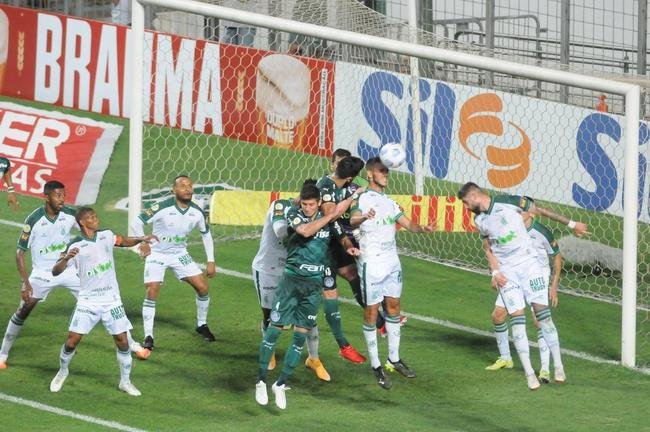 Na etapa final, Amrica desperdiou pnalti cobrado por Felipe Azevedo, mas conseguiu o empate em golao de Patric