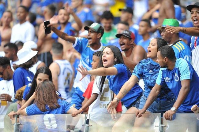 Fotos das torcidas de Athletic e Cruzeiro, no Mineiro, em Belo Horizonte, pela semifinal do Campeonato Mineiro
