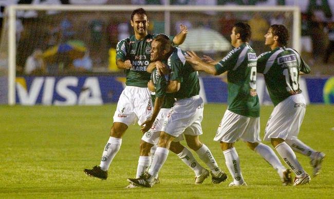 2007 - Tacuary (PAR) e LDU (EQU) empataram por 1 a 1 no Paraguai. No jogo de volta, vitria dos equatorianos por 3 a 0.