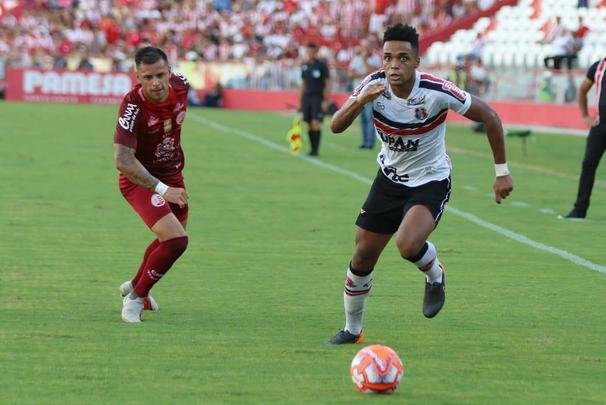 No terceiro clássico entre as equipes no ano, manteve-se o equilíbrio. Ao todo, nos confrontos, são três empates