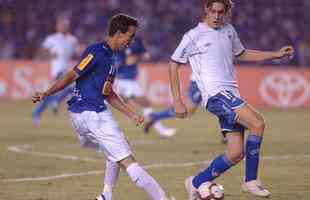 Wellington Paulista fez apenas um gol em oito jogos na Libertadores de 2010. Kleber, por sua vez, balanou as redes sete vezes em 10 apresentaes. O artilheiro foi Thiago Ribeiro - que habitualmente jogava pelas beiradas de campo -, com oito gols em 12 partidas.