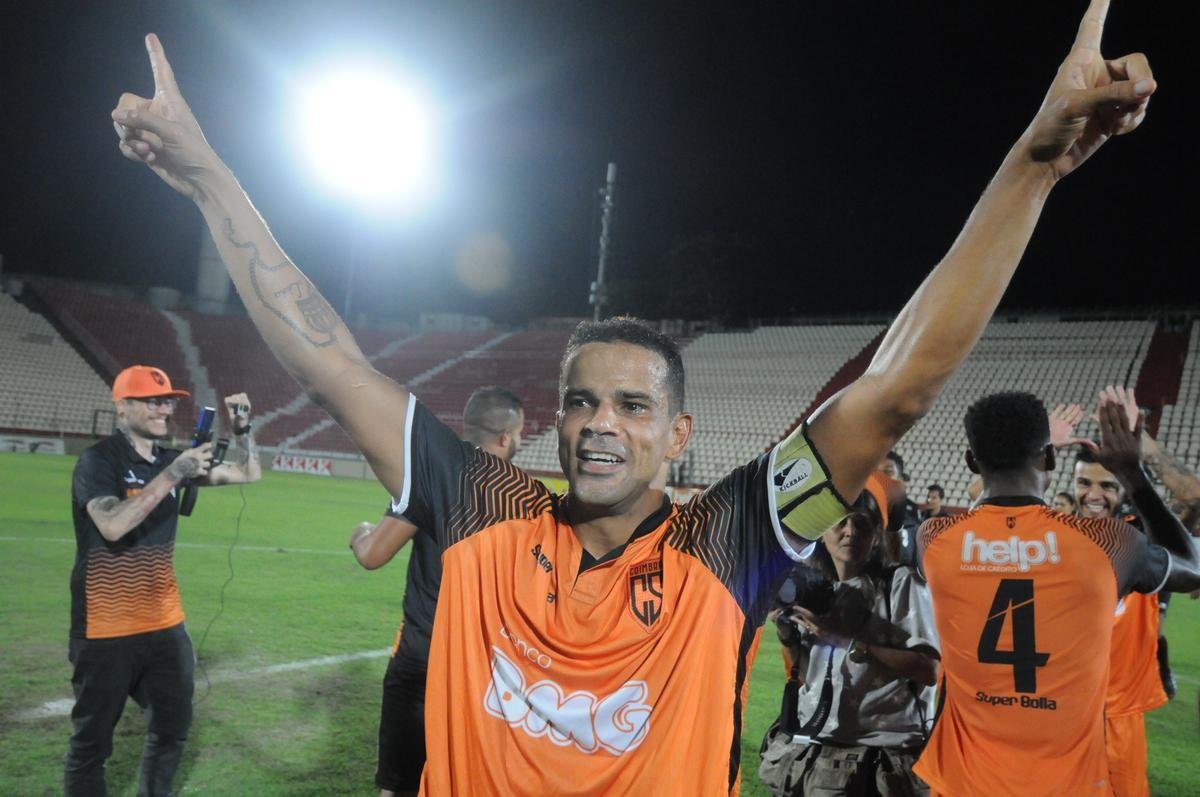 Coimbra venceu o Uberlndia por 1 a 0 e conquistou o trofu do Mdulo II do Campeonato Mineiro