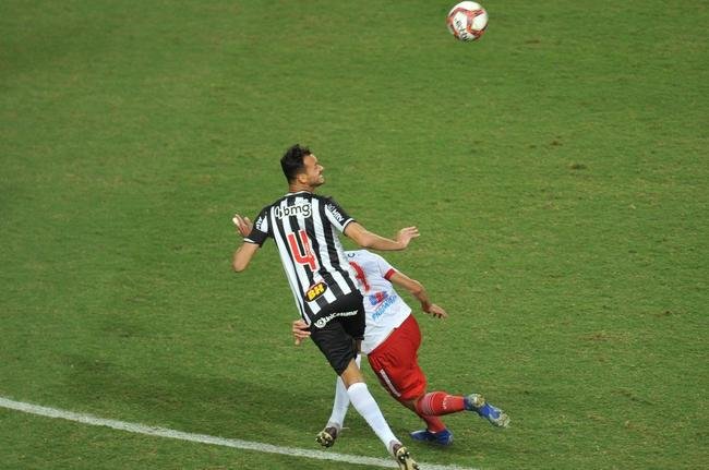 Fotos do jogo de ida da semifinal do Mineiro entre Tombense e Atltico, no Independncia, em Belo Horizonte.