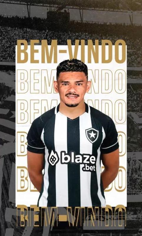 Botafogo contratou o atacante Tiquinho Soares