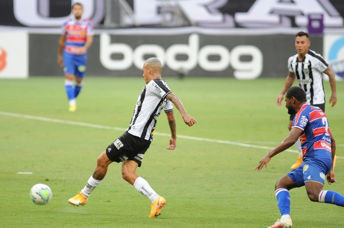 Fotos do duelo entre Atltico e Fortaleza, no Mineiro, em Belo Horizonte, pela 33 rodada do Campeonato Brasileiro