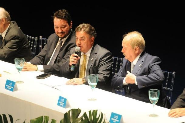 Posses do presidente do Cruzeiro, Wagner Pires de S, e do presidente do Conselho Deliberativo, Zez Perrella