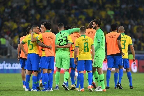 Fotos da vitria do Brasil sobre a Argentina, por 2 a 0, no Mineiro, pela semifinal da Copa Amrica; Gabriel Jesus e Firmino marcaram os gols da seleo em BH