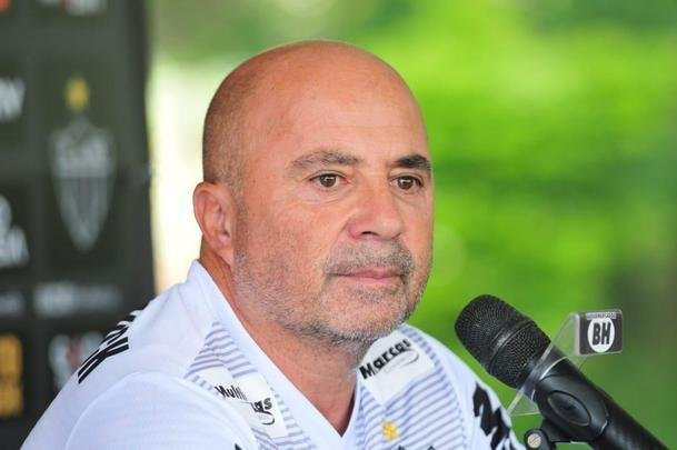 Sampaoli foi apresentado ao Atltico na tarde desta segunda-feira