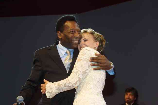01/02/2002 - Pelé com sua segunda esposa, Assiria, com quem foi casado de 1994 a 2008