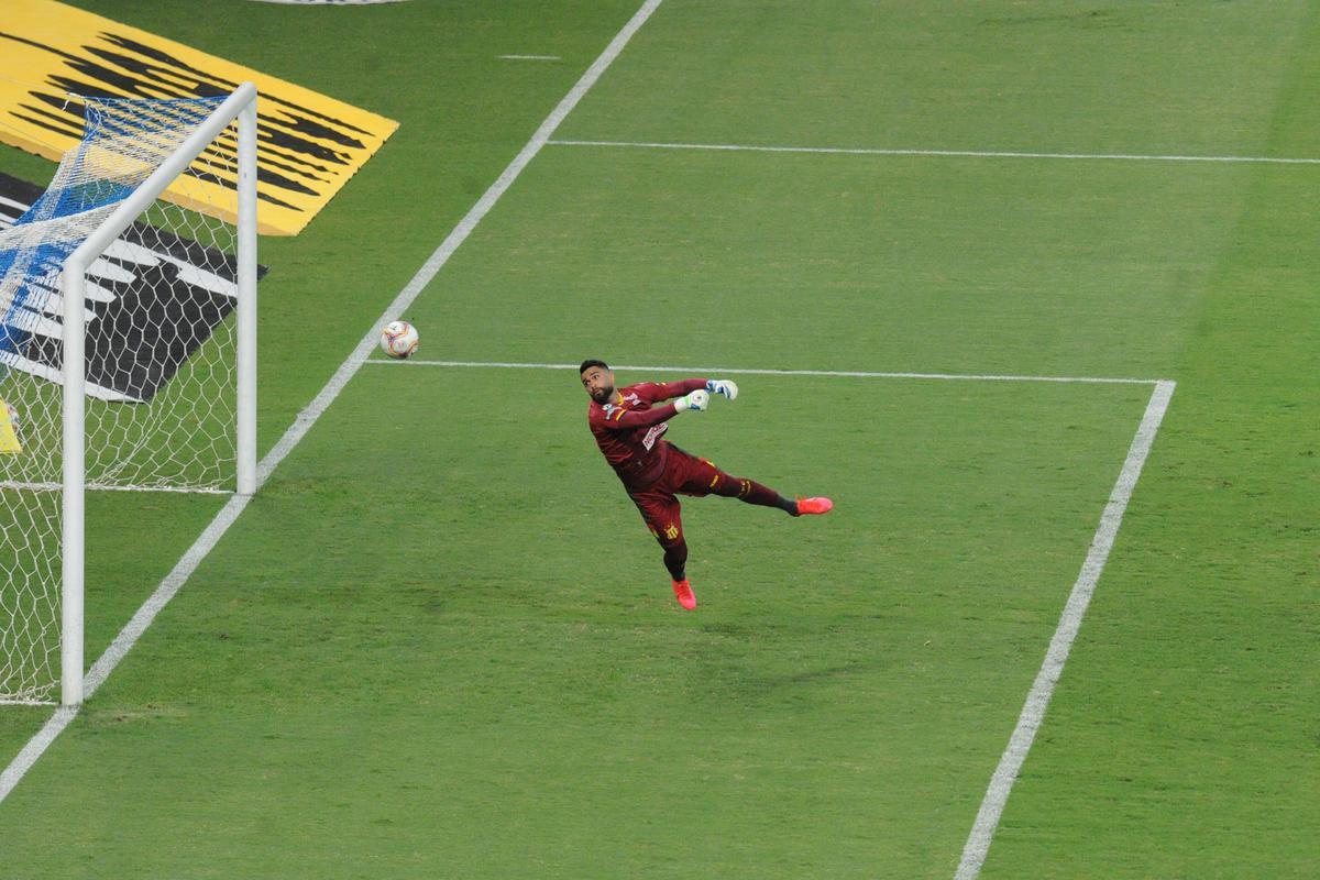 Fotos do duelo entre Cruzeiro e Sampaio Corra, no Mineiro, pela 14 rodada da Srie B do Campeonato Brasileiro