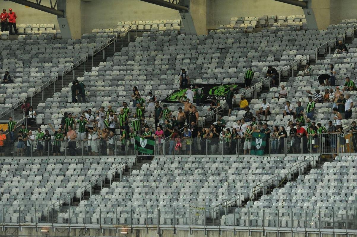 Fotos da torcida do Amrica, no Mineiro, no clssico contra o Atltico pelo Grupo D da Copa Libertadores