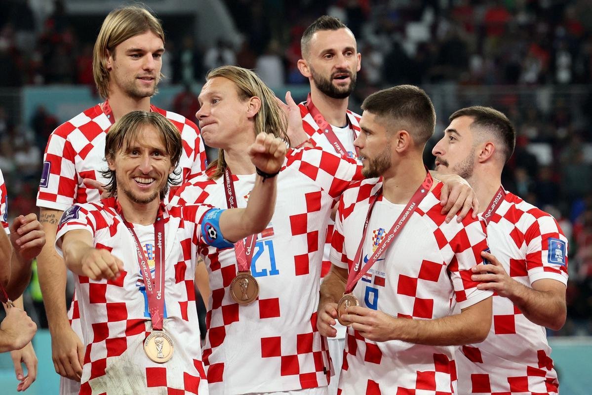 Festa e premiao dos jogadores da Crocia pela conquista do terceiro lugar na Copa do Mundo de 2022, no Catar. Time croata venceu o Marrocos por 2 a 1 neste sbado (17), no Estdio Internacional Khalifa, em Doha