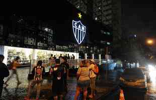 Torcedores do Atlético protestaram contra jogadores, Sette Câmara e Gallo