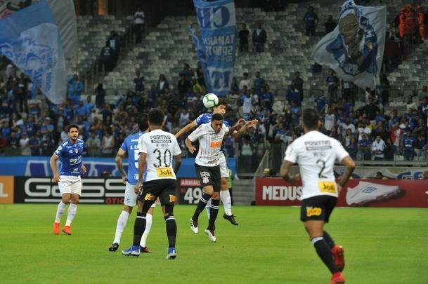 Fotos de Cruzeiro x Corinthians, no Mineiro, pela oitava rodada do Campeonato Brasileiro