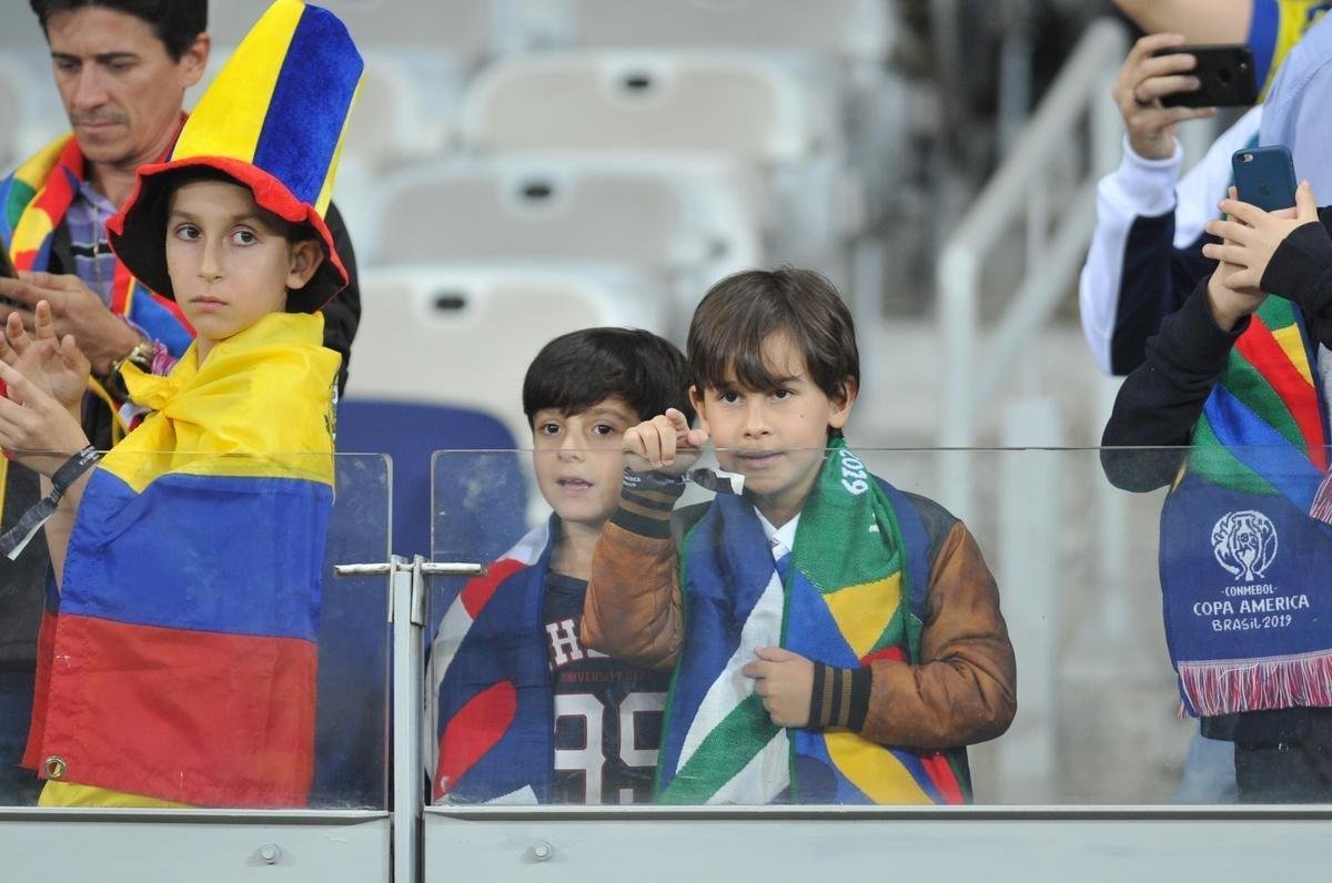 Mineiro recebeu pblico pequeno para duelo entre Equador e Japo nesta segunda-feira. Ainda assim, estrangeiros marcaram presena e tentaram levar incentivo aos jogadores em Belo Horizonte