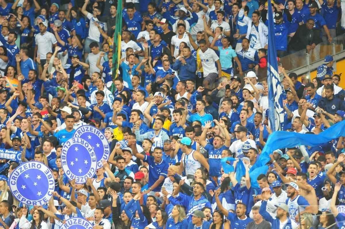 Torcida do Cruzeiro lotou o Mineiro em duelo com o Grmio pela semifinal da Copa do Brasil