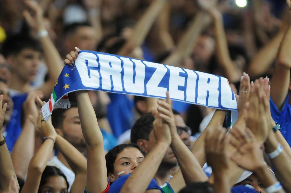 7 Cruzeiro 1 x 0 Bahia - 49.066 torcedores, no Mineiro, pela 20 rodada da Srie B; renda de R$ 1.649.181,04