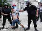 Tumulto faz polcia encerrar velrio de Maradona na Casa Rosada, na Argentina