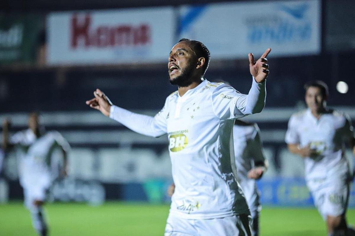 Fotos da derrota do Cruzeiro para o Operrio-PR, por 2 a 1, em Ponta Grossa, pela quinta rodada da Srie B de 2021