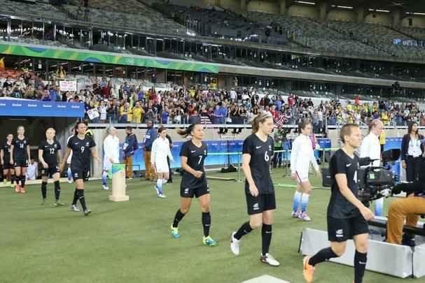 Imagens do duelo entre EUA e Nova Zel�ndia, no Mineir�o, pelo torneio de futebol feminino do Rio 2016