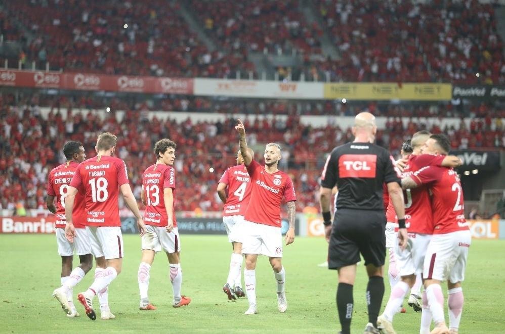 Internacional - terceiro colocado no Campeonato Brasileiro (fase de grupos)
