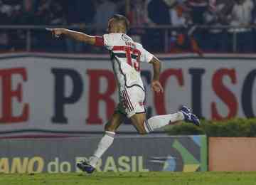 Capitão do Tricolor marcou o único gol no confronto com mais de 50 mil torcedores no estádio