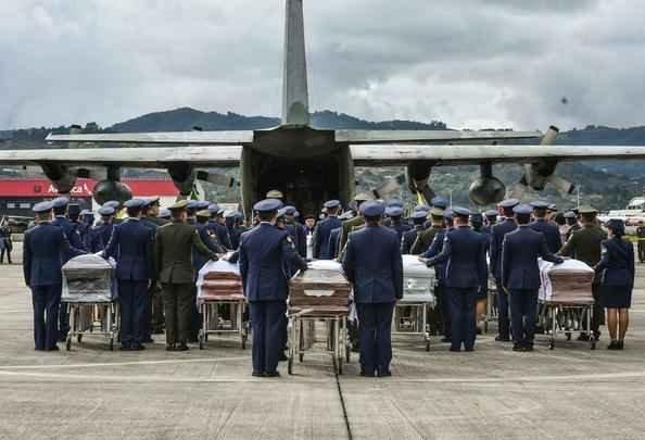 Corpos das vítimas da queda do voo da Chapecoense deixam Medellín rumo a Chapecó. Velório neste sábado, na cidade catarinense, deve reunir mais de cem mil pessoas e mil jornalistas do mundo todo