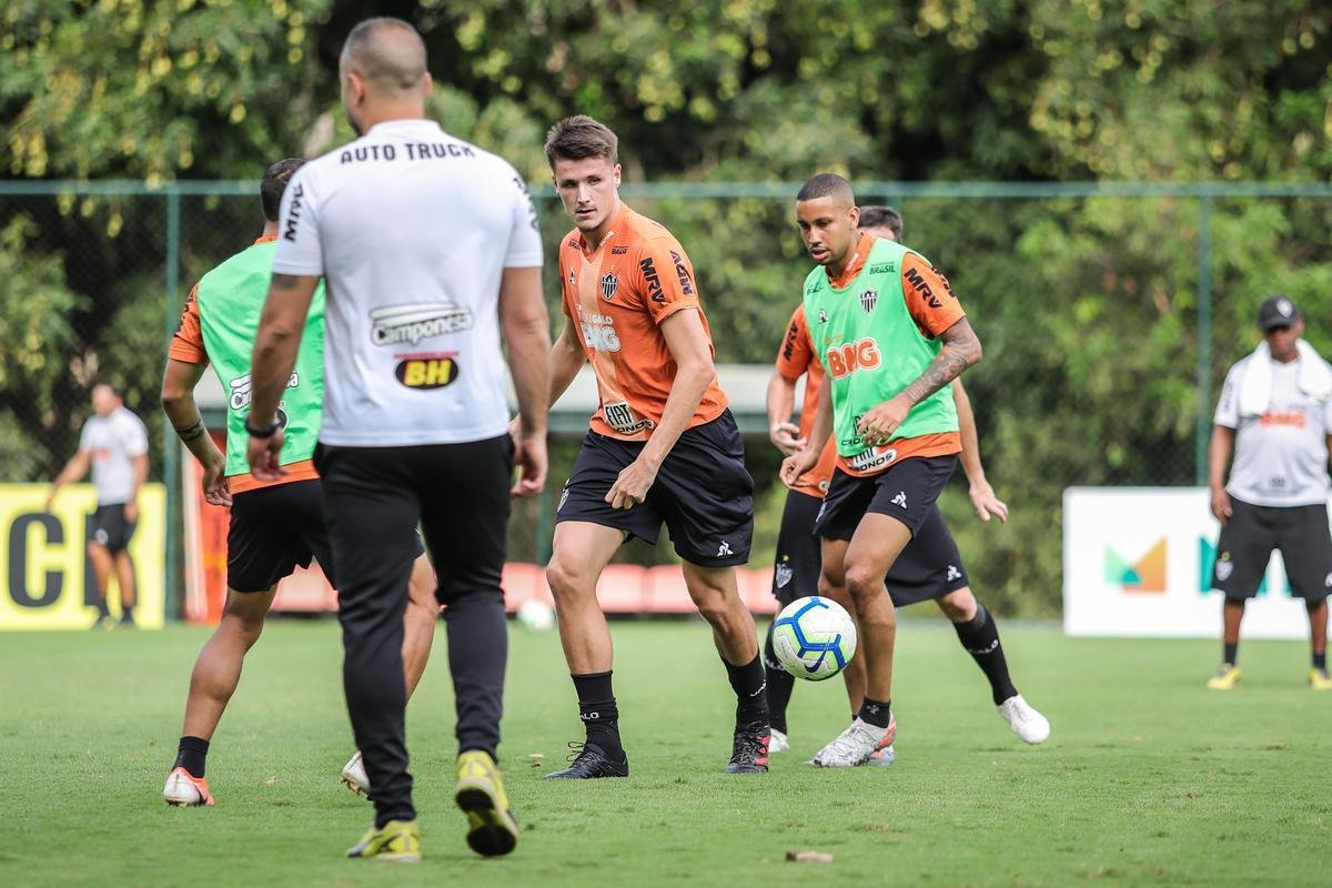 Veja fotos do jogo-treino do Atltico com o time sub-20