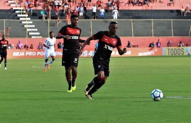 Vitória derrotou Atlético por 1 a 0, no Barradão, com gol de Léo Ceará