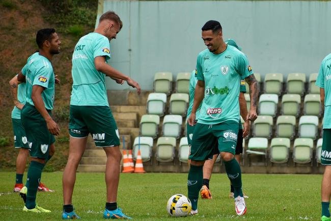 Neste sbado, o Amrica encerrou a preparao para enfrentar o Fluminense no CT Lanna Drumond 