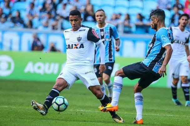 Yago - Revelado pela base do Atlético, o jovem volante atuou algumas vezes como lateral-direito