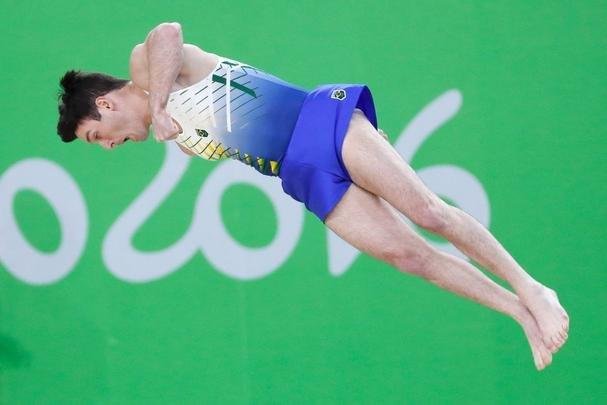 Hypolito ficou em segundo e garantiu a medalha de prata na prova de solo da ginstica