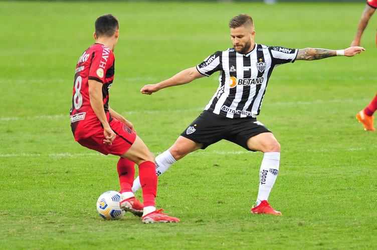 Imagens do confronto entre Atltico e Athletico-PR, vlido pela 14 rodada da Srie A do Campeonato Brasileiro