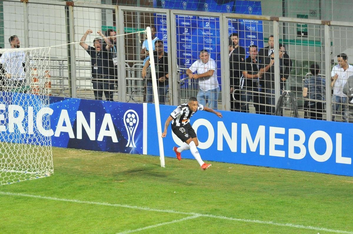 No segundo tempo, Atltico pressionou o Unin La Calera e chegou ao gol com Alerrandro: 1 a 0
