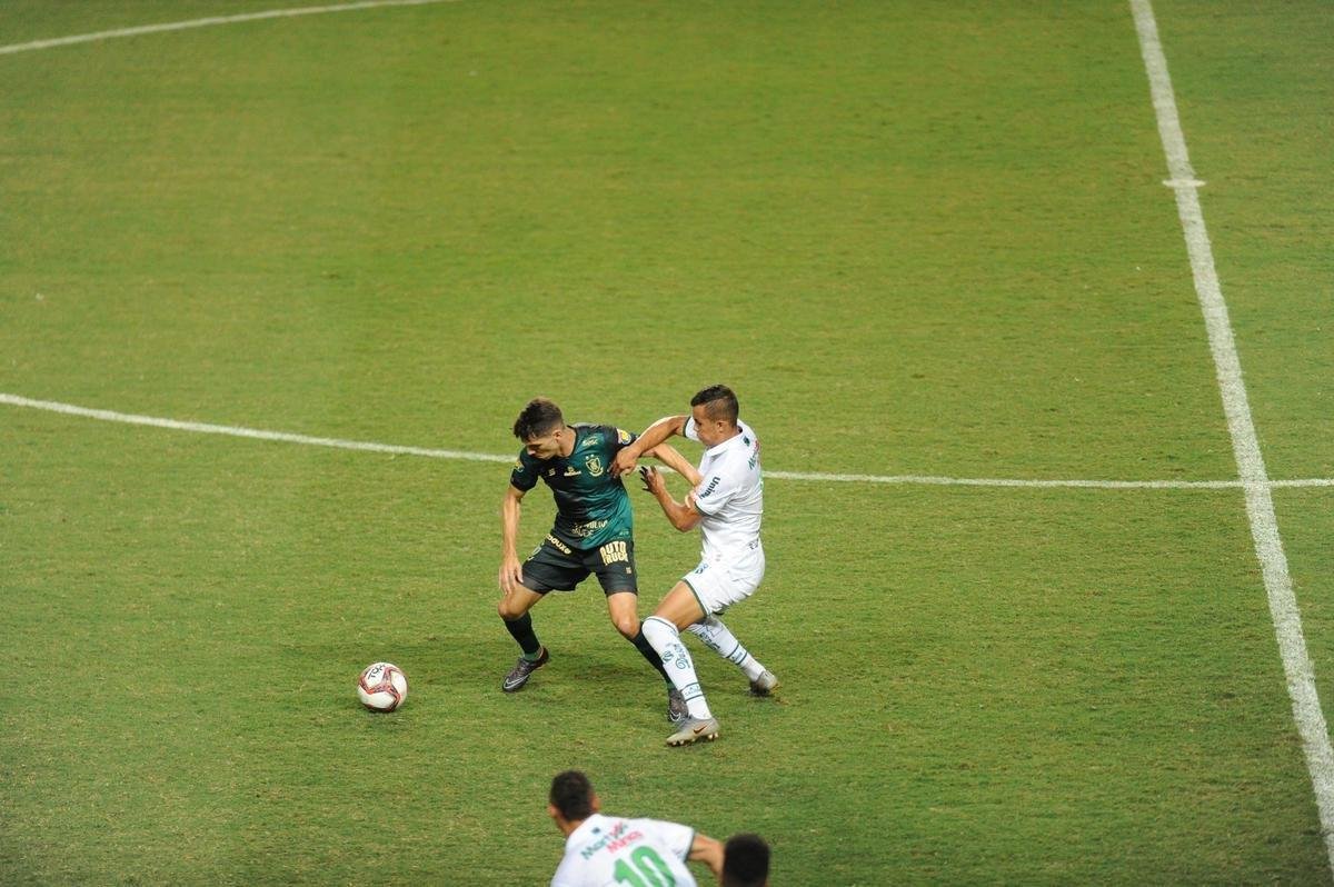 Fotos da vitria da Caldense sobre o Amrica, por 1 a 0, no Independncia, em Belo Horizonte, pela quarta rodada do Campeonato Mineiro de 2021. Atacante Amarildo marcou o nico gol da partida,