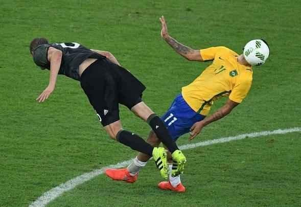 Confronto entre brasileiros e alemães pela final olímpica foi disputado no Estádio Maracanã
