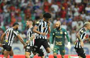 Com gols de Hulk, de pnalti, e Keno (e), o Galo virou sobre o Bahia, por 3 a 2 e chegou ao bicampeonato brasileiro