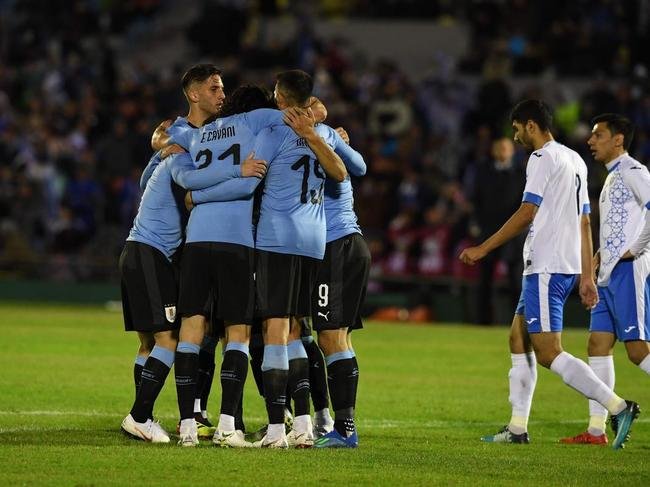 Arrascaeta, do Cruzeiro, marcou primeiro gol do Uruguai em vitria sobre Uzbequisto, em Montevidu
