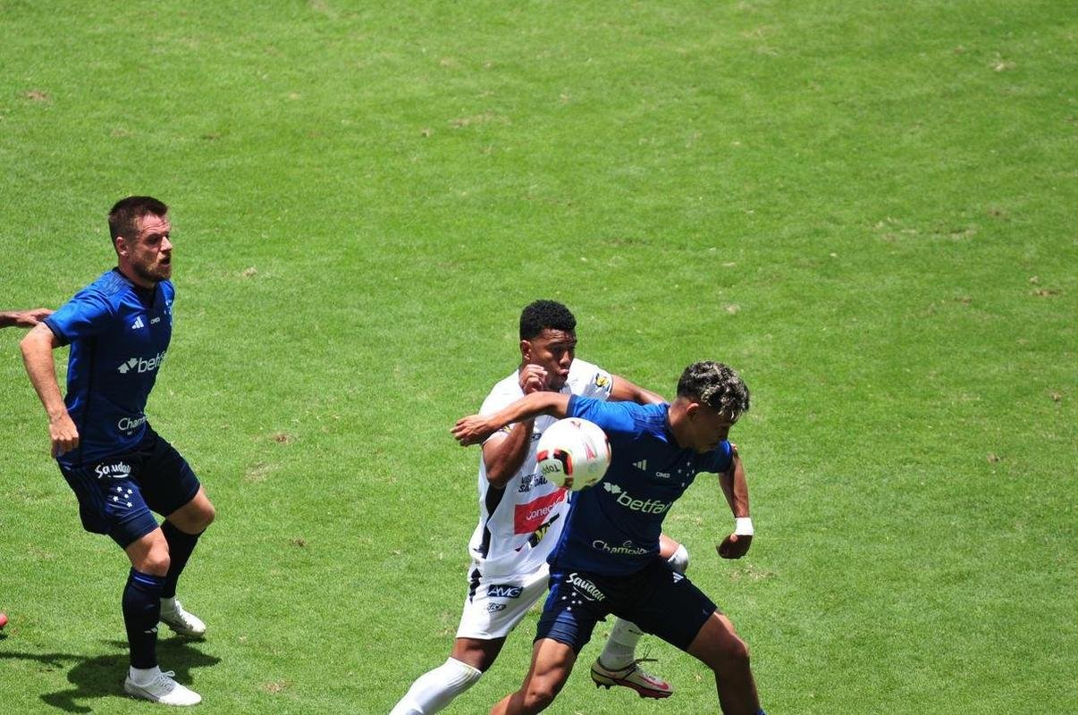 Cruzeiro x Athletic: veja fotos do jogo no Independncia