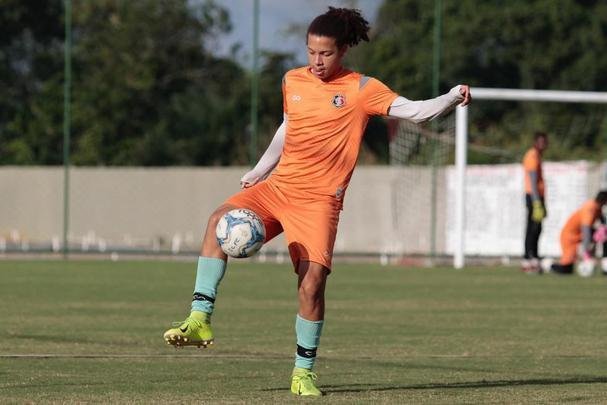 FELIPE CABELEIRA (Meia-atacante - 17 anos)
Camisa 10 do Sub-17, Cabeleira vem se destacando também no Sub-23, no qual é um dos principais nomes do Santa na disputa da Copa Pernambuco.
